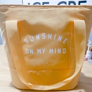 Insulated lunch/pool bag